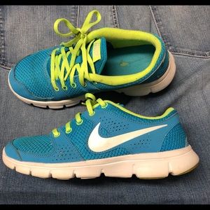 Nike Flex Experience RN Running Shoe Women’s